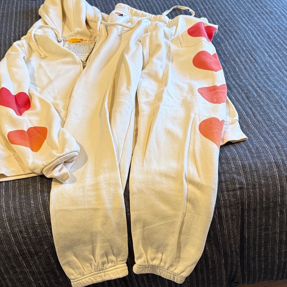 NWOT Aviator Nation Cream and Orange Faded Heart Set - Picture 4 of 5